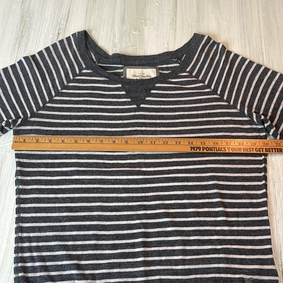 💚5 for $25 Abercrombie &Fitch Raglan Striped Gray Long Sleeve Women’s Size Large - Picture 5 of 12